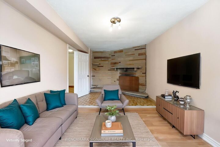 Property Photo:  51 Baybrook Crescent  ON M1H 2R7 