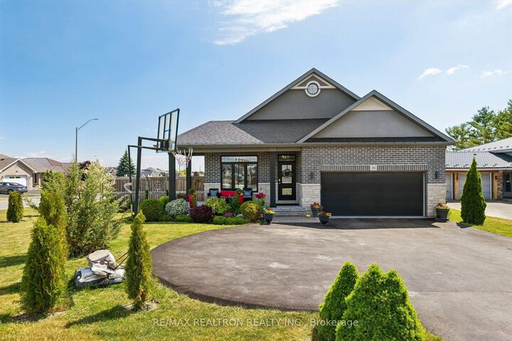 345 Farnham Road — photo 1
