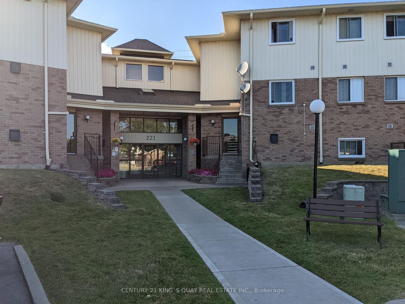Property Photo: 221 North Park Street 211A ON K8P 5A6