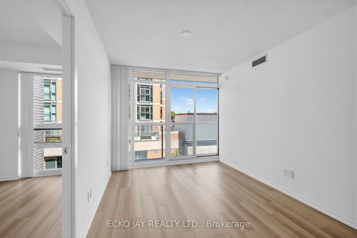 Property Photo: 68 Abell Street 528 ON M6J 0B1