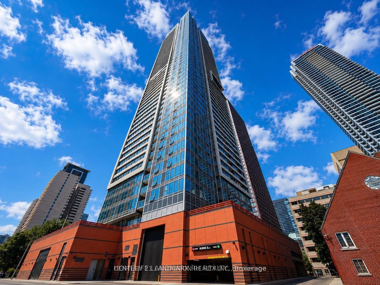 Property Photo: 609 Sherbourne Street E 2908 ON M4X 0A4