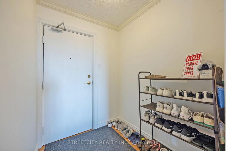 Property Photo: 986 Huron Street 701 ON N5Y 5E4