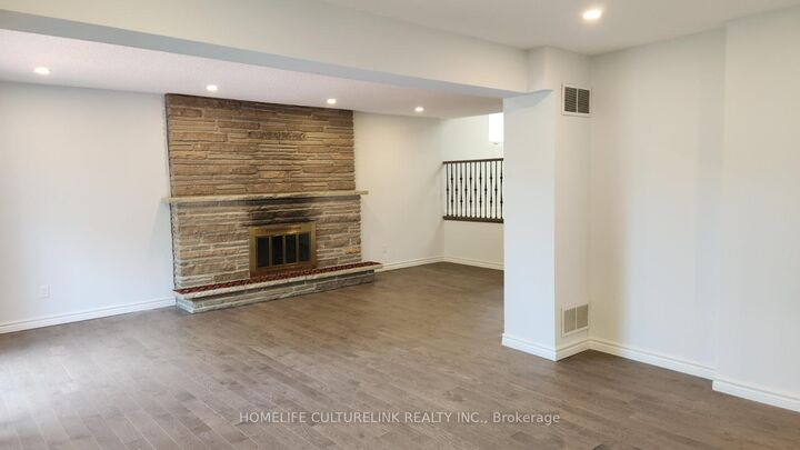 Property Photo: 79 Yatesbury Road ON M2H 1G1