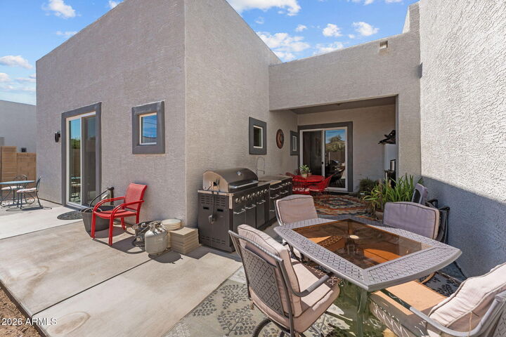 Property Photo:  690 W Dylan Court  AZ 85390 