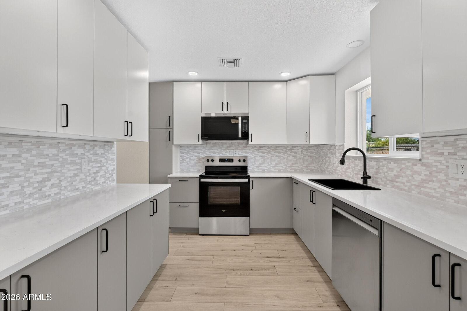 Property Photo: 2351 S Royal Palm Road AZ 85119