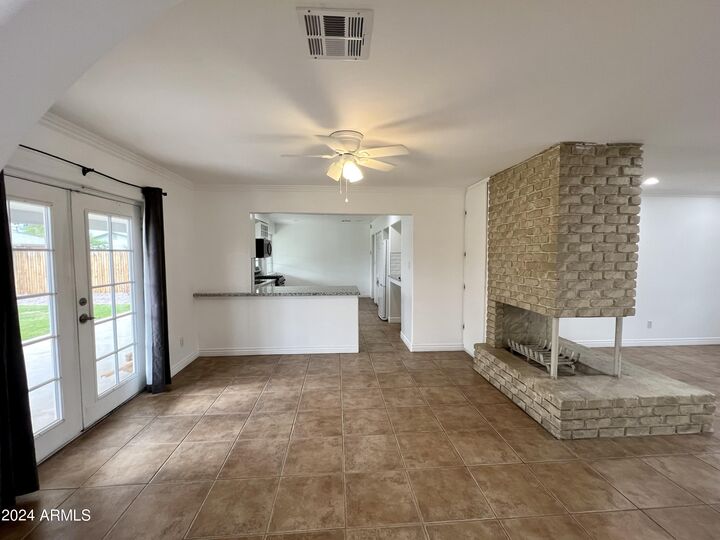 Property Photo: 2914 N 49th Avenue AZ 85031