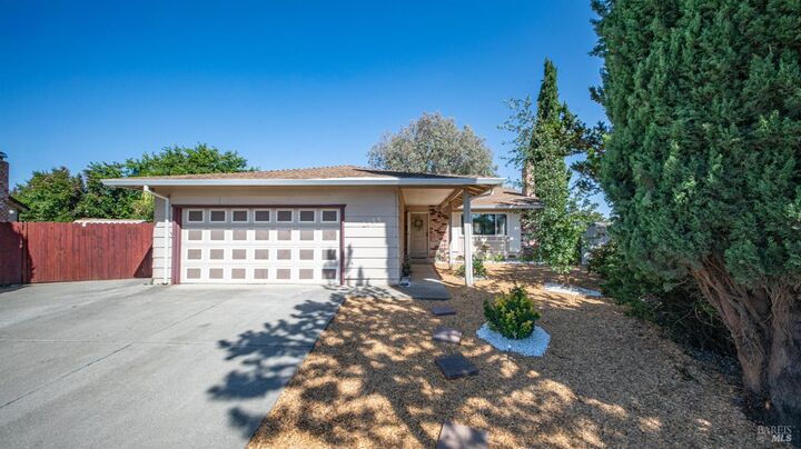 Property Photo: 1355 Macdonald Court CA 95620