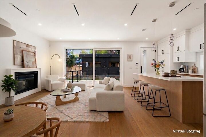 Property Photo: 950 W 17th Avenue 2 BC V5Z 1V4