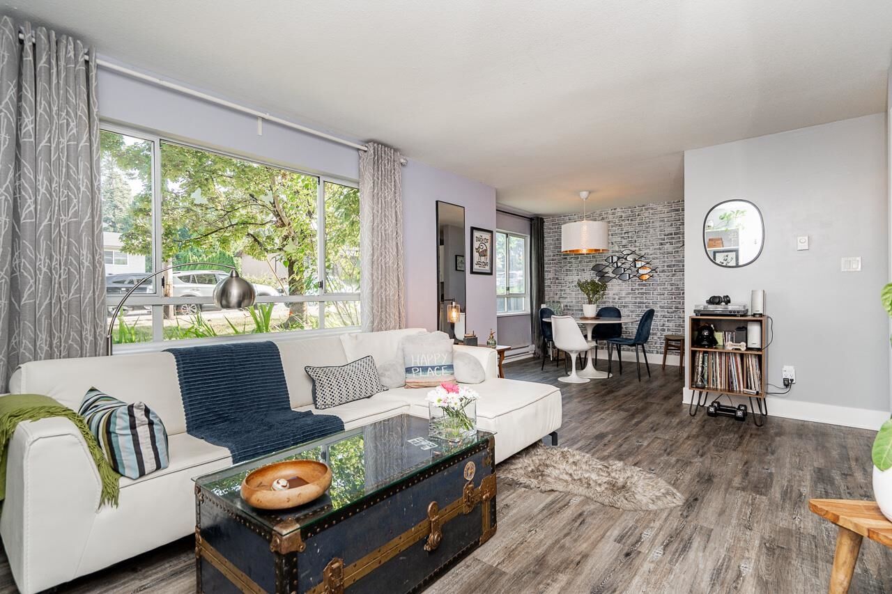Property Photo: 15991 Thrift Avenue 104 BC V4B 2M9