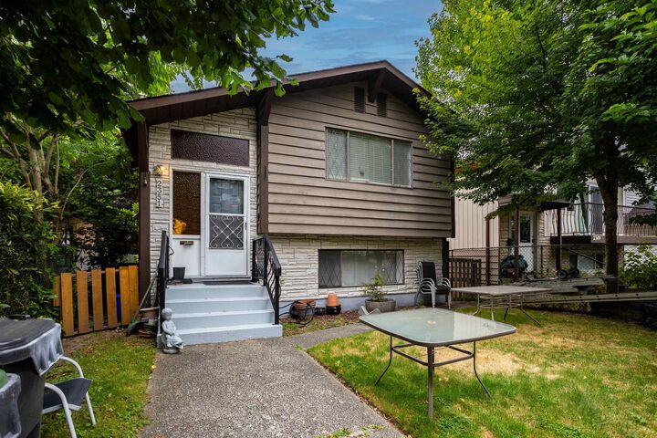 Property Photo: 2351 Hawthorne Avenue BC V3C 1X1
