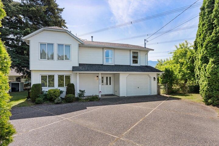 Property Photo:  45322 Balmoral Avenue  BC V2R 2M4 
