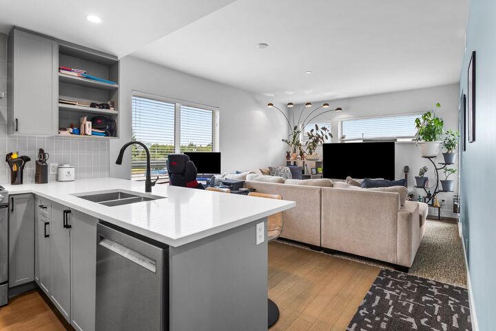 Property Photo: 22226 Brown Avenue 306 BC V2X 4R2