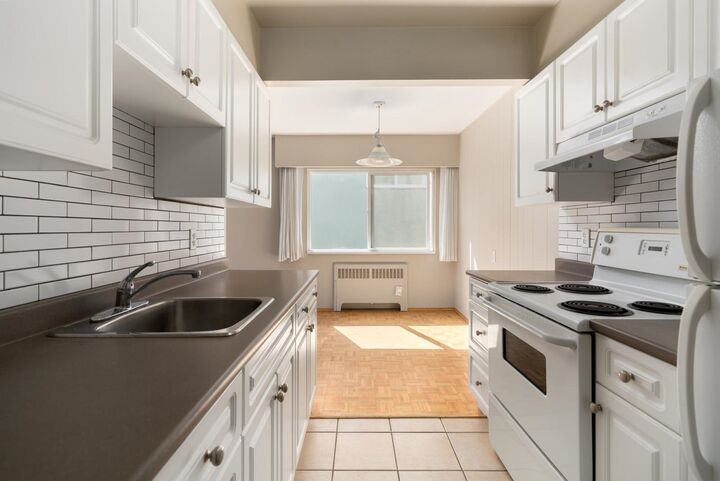 Property Photo:  1970 W 41st Avenue 303  BC V6M 1Y4 