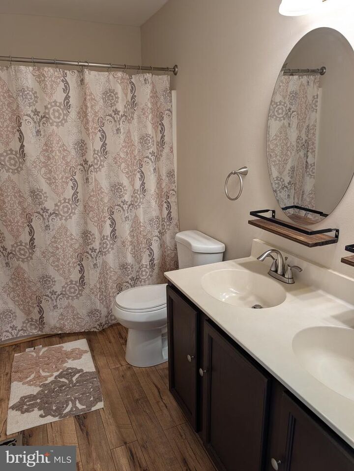Property Photo:  1404 Linden Street  DE 19805 