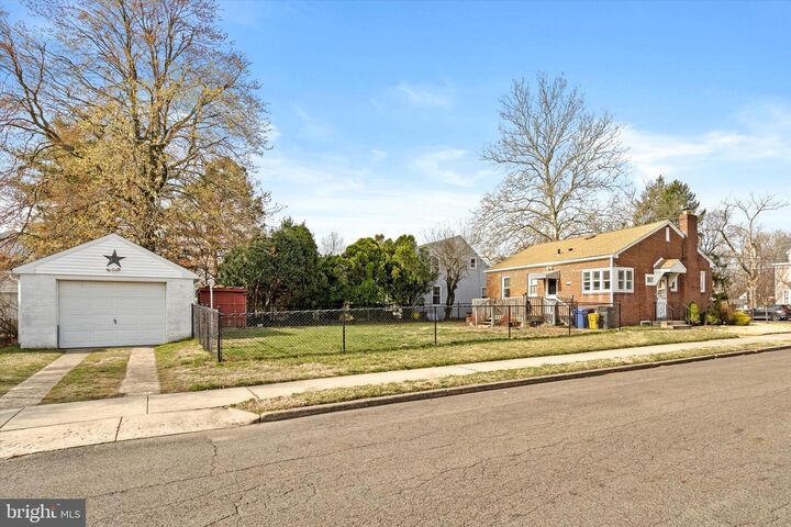 Property Photo:  404 W Park Avenue  NJ 08610 