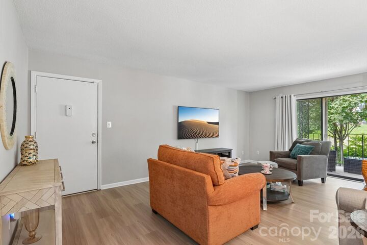 Property Photo:  4736 Hedgemore Drive  NC 28209 