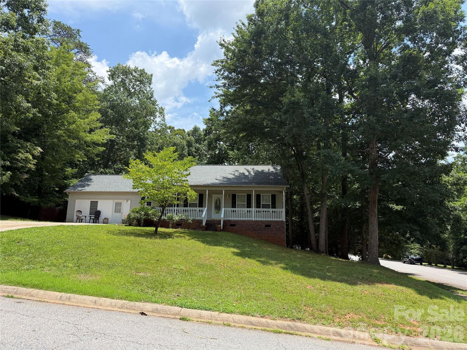 Property Photo: 147 Valley Glen Drive NC 28166