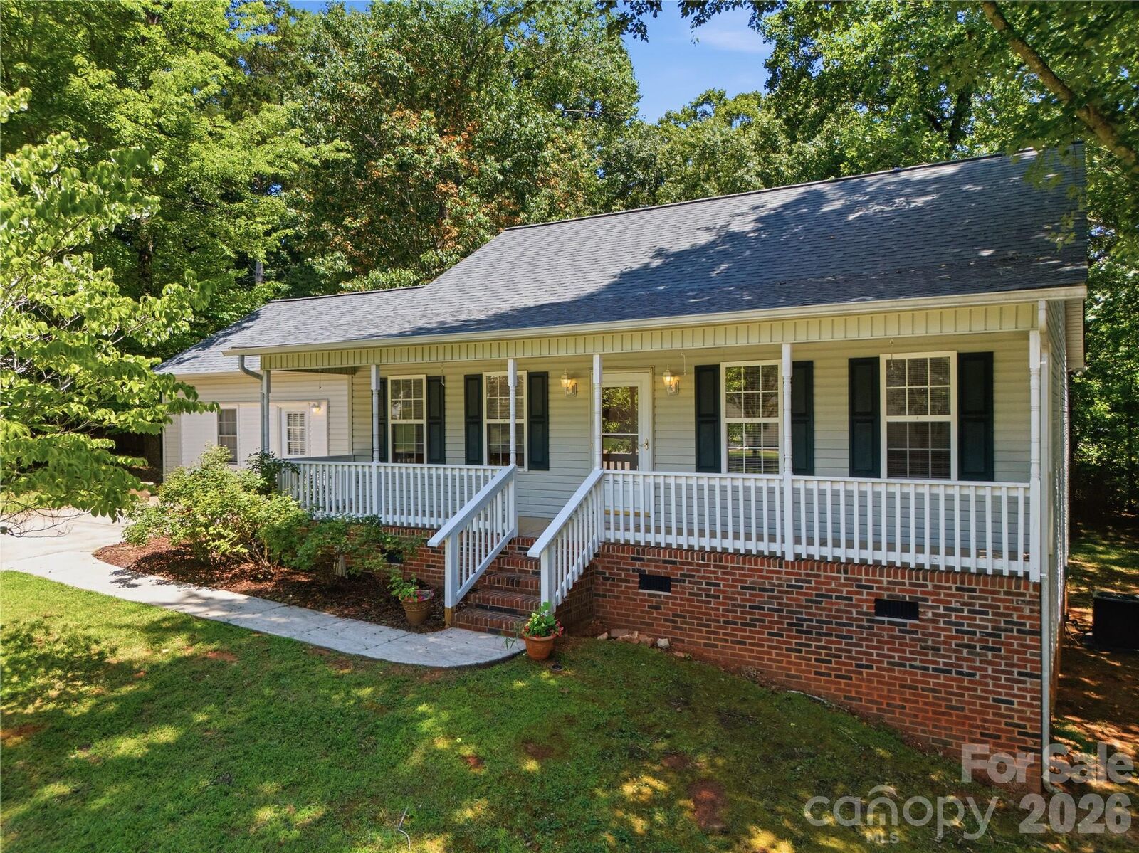 Property Photo: 147 Valley Glen Drive NC 28166