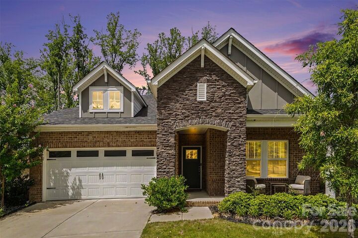Property Photo: 4004 Leyland Court NC 28227