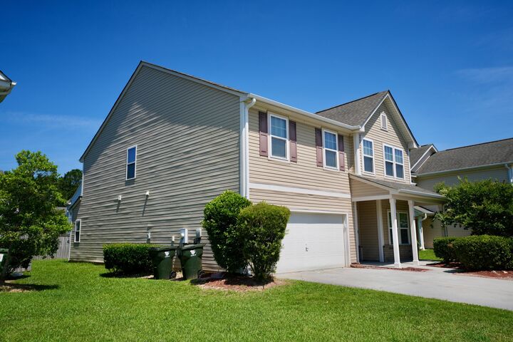 Property Photo:  407 Thoroughbred Drive  SC 29461 