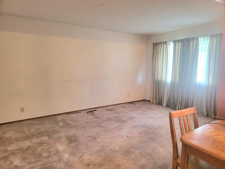 Property Photo:  5230 Hacket Drive  OH 43232 