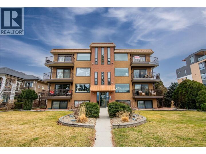 578 Lakeshore Drive 203 — photo 1