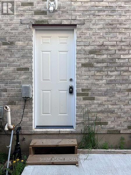 Property Photo:  1050 Kimball Crescent  ON N6G 0A8 