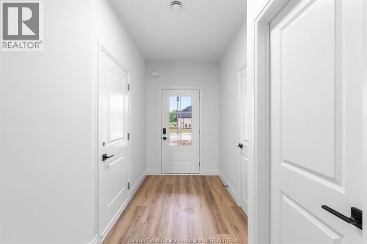 Property Photo:  156 McLellan Avenue A (Upper)  ON N9V 0H1 