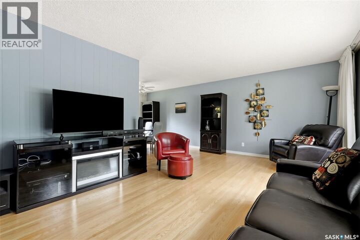 Property Photo: 2305 Parliament Avenue SK S4S 4G5