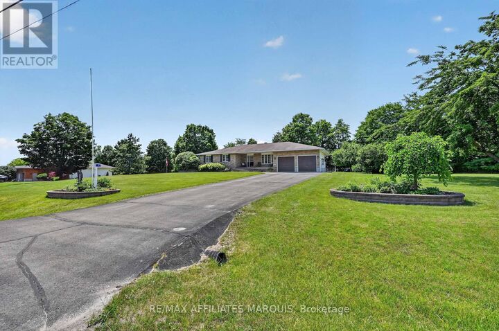 Property Photo: 4 Davis Lane ON K7A 4S5