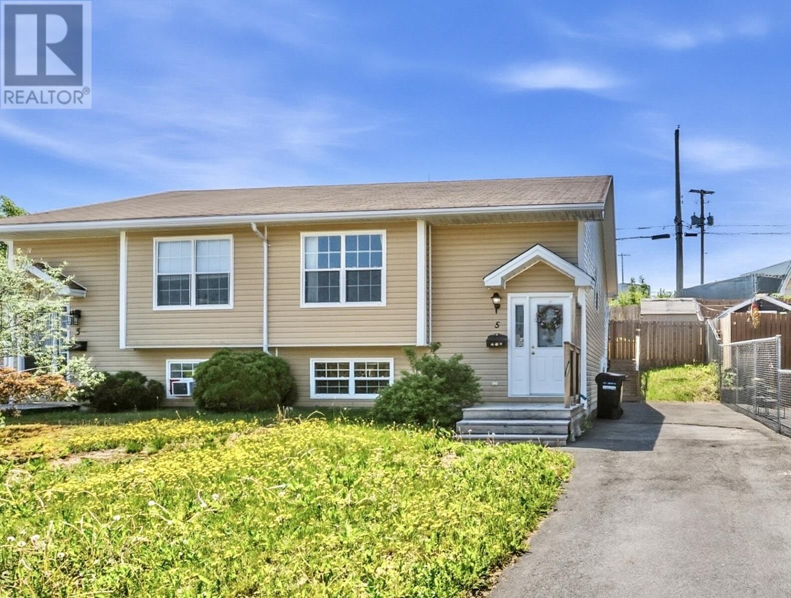 Property Photo:  5 Edison Place  NL A1E 6J1 