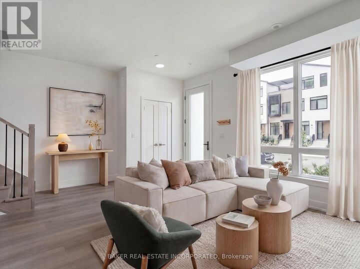 Property Photo: 251 Masonry Way 102 ON L5H 0B3