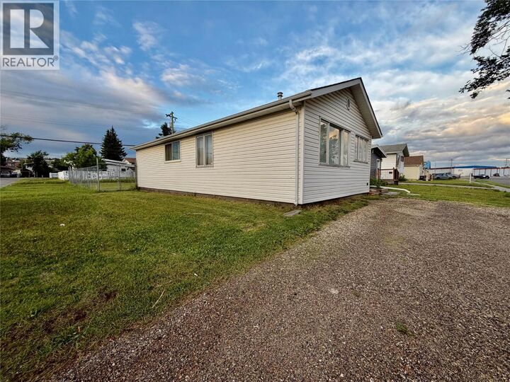 Property Photo:  832 106 Avenue  BC V1G 2N4 