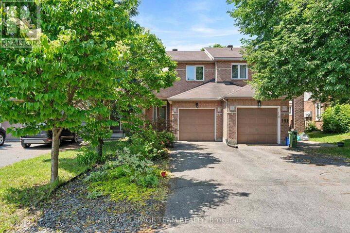 Property Photo: 193 Thornbury Crescent ON K2G 6C2