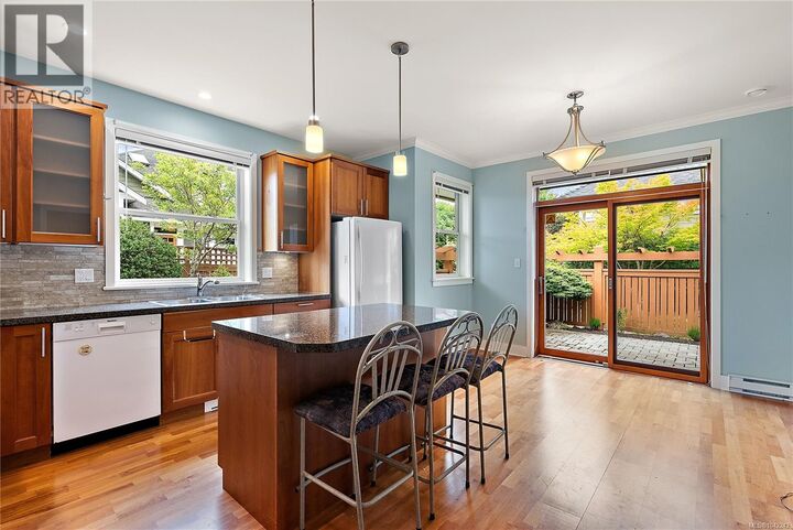Property Photo: 10520 McDonald Park Road 5 BC V8L 3J1