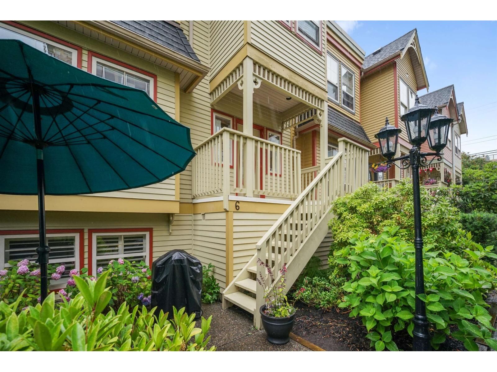 Property Photo:  15151 Buena Vista Avenue 6  BC V4B 1Y2 