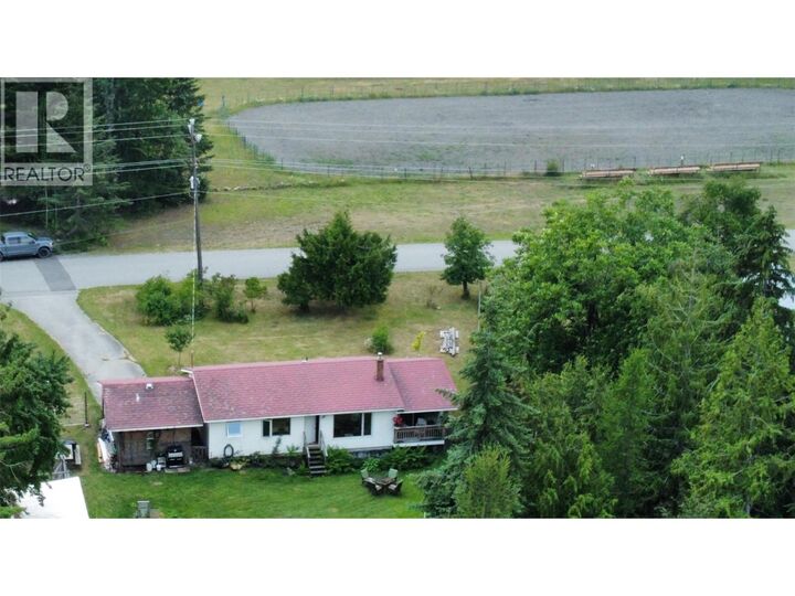 Property Photo:  550 Arena Avenue  BC V0G 1M0 