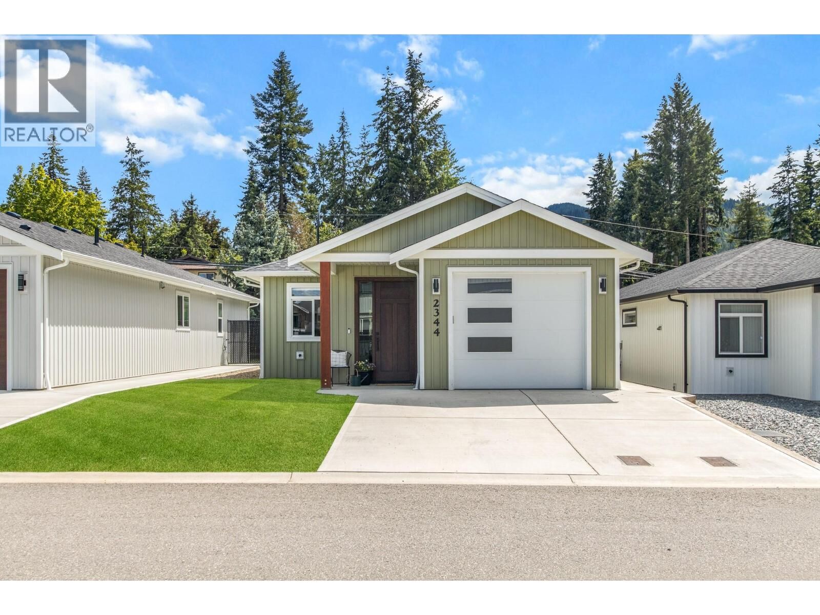Property Photo: 2344 6 Avenue Southeast BC V1E 0H1