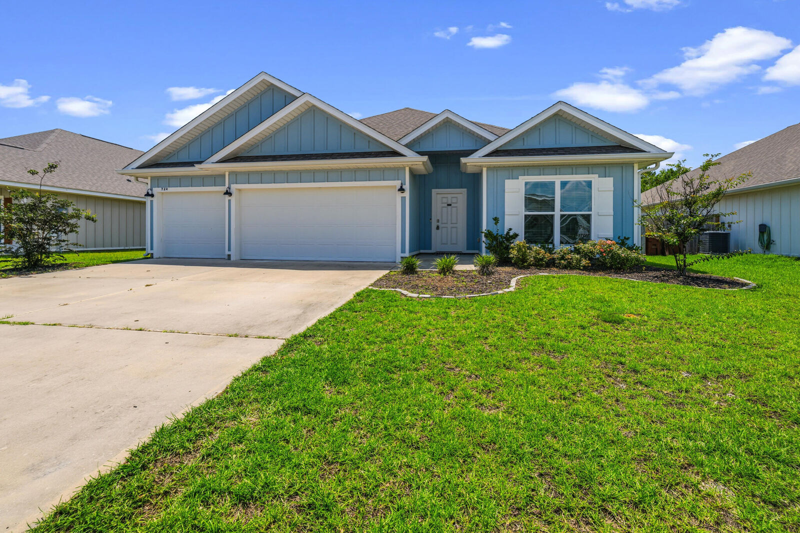Property Photo:  724 Quintana Street  FL 32539 
