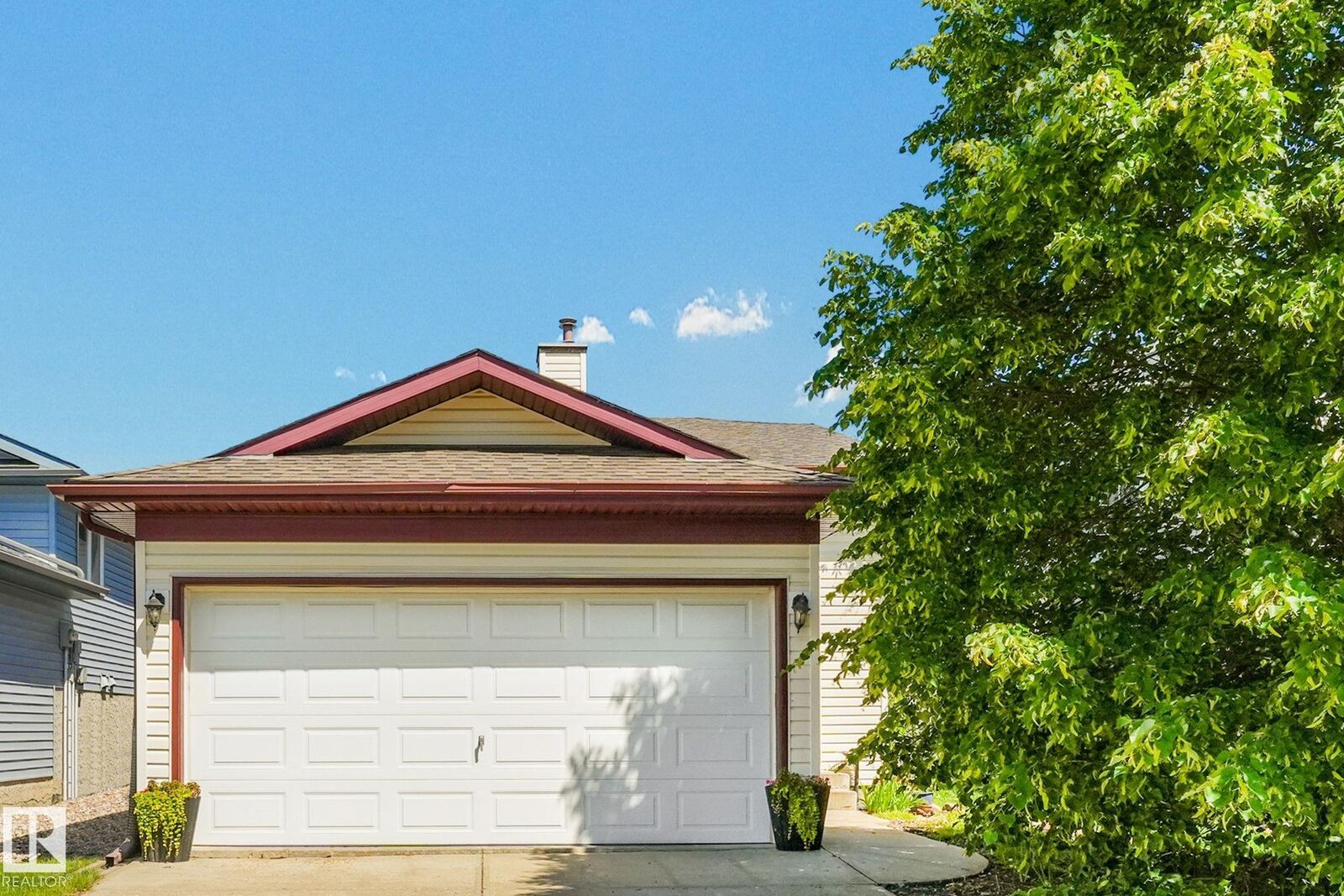 Property Photo:  22 Landsdowne Drive  AB T7X 3Y4 