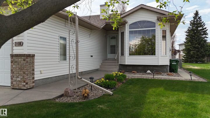 Property Photo:  310B Edgewood Close  AB T4V 4P9 