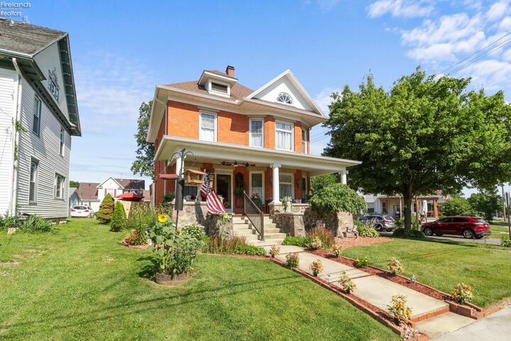Property Photo: 135 Euclid Avenue OH 44811