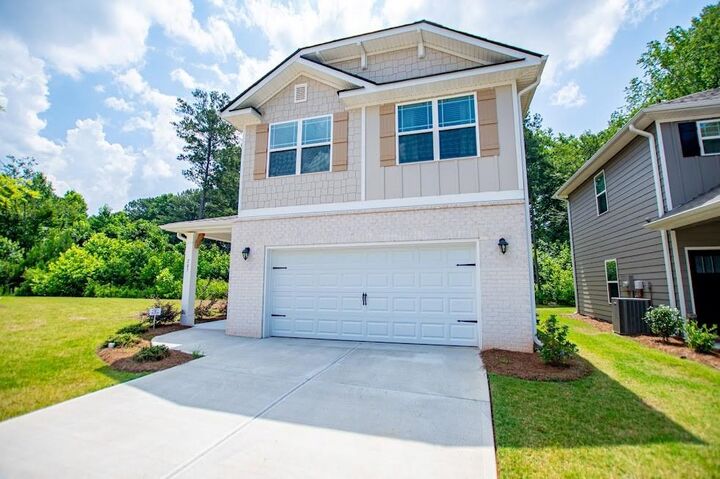 Property Photo: 205 Vineyard Walk GA 30117