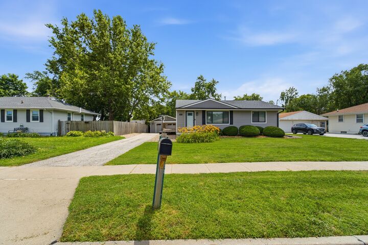 Property Photo:  40 Northview Drive  IA 50263 