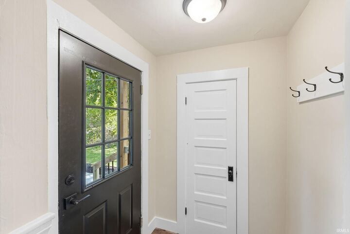 Property Photo:  3315 Middle Street  IN 46802-5002 