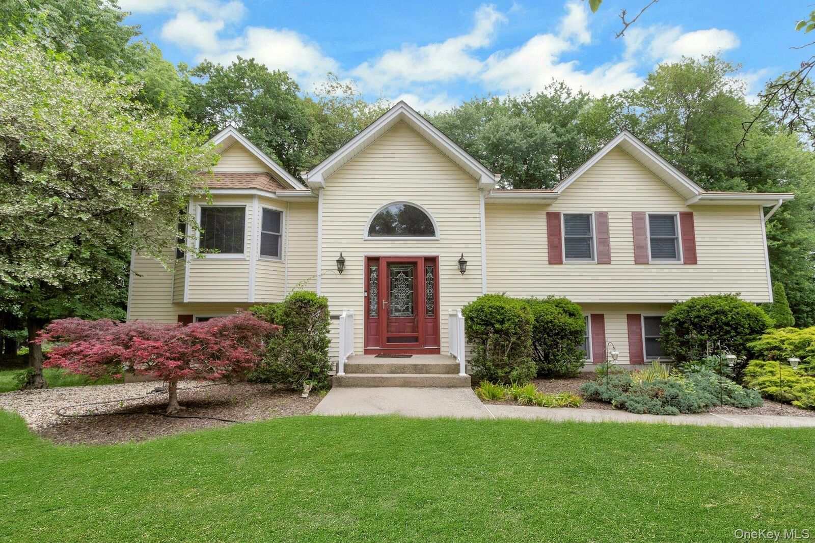 Property Photo:  19 Flower Lane  NY 10989 