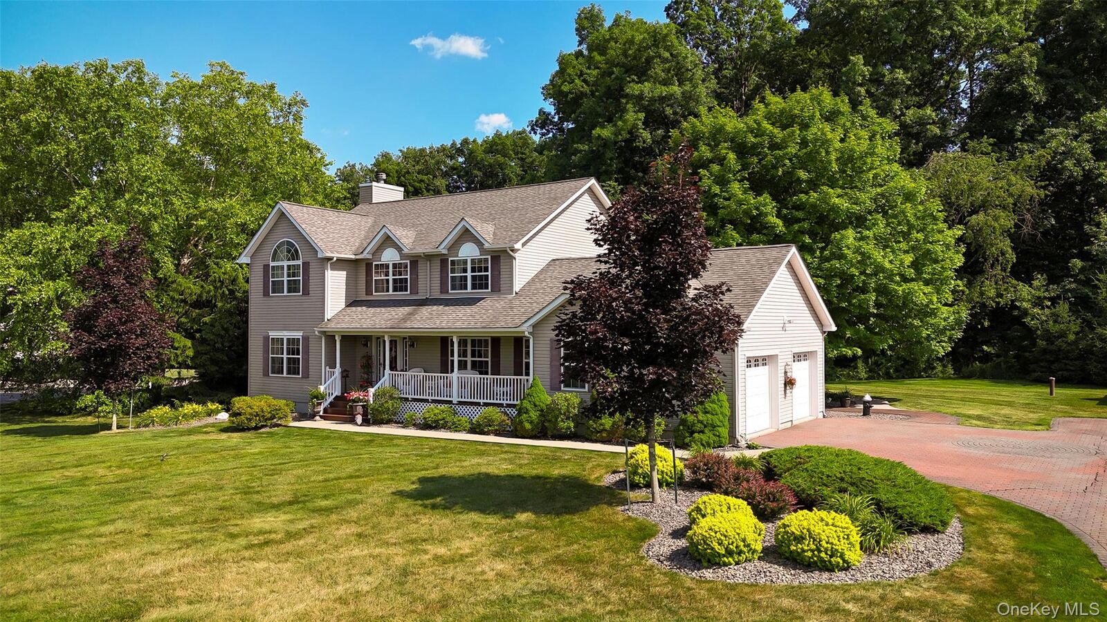 Property Photo: 28 Heritage Crossing NY 10919