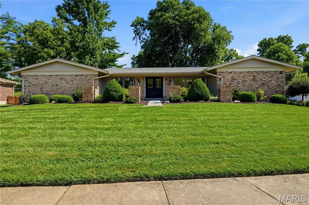 Property Photo: 14483 Eddington Drive MO 63017