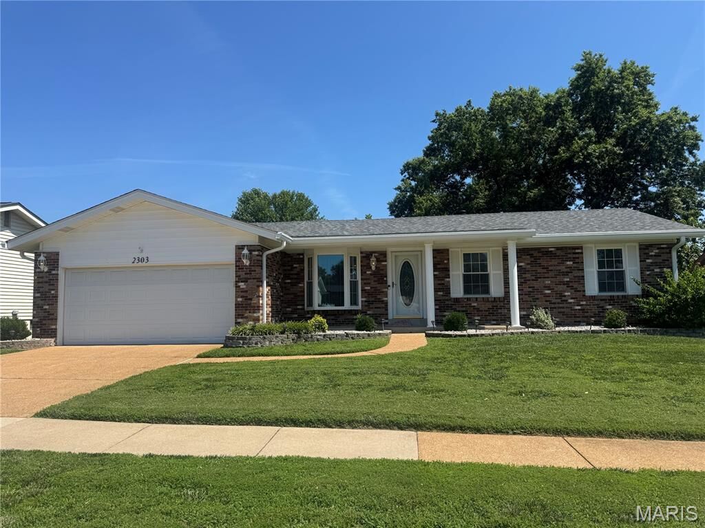 Property Photo: 2303 Broken Horse Lane MO 63129