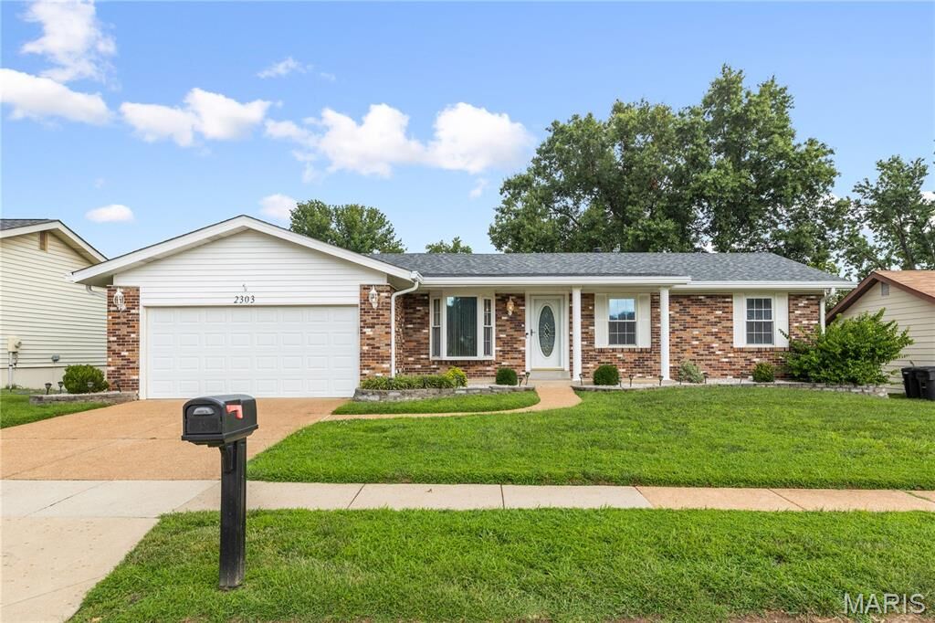 Property Photo: 2303 Broken Horse Lane MO 63129
